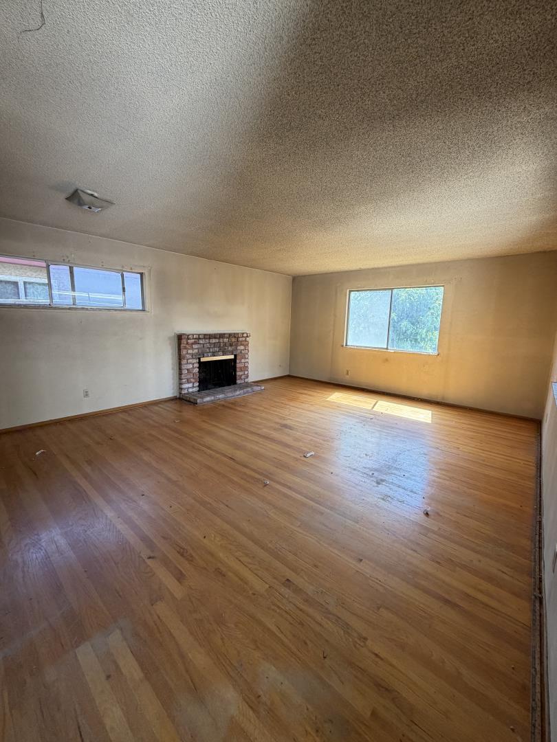 5276 Discovery Avenue