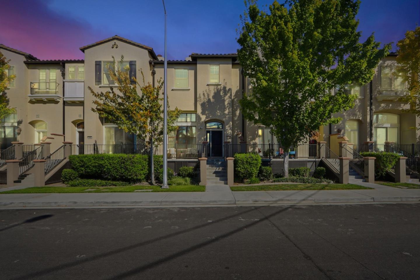 1465 Isabella Street