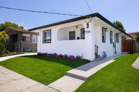 Photo of 936 Camelia Street, Berkeley, CA 94710 (MLS # ML82045279)