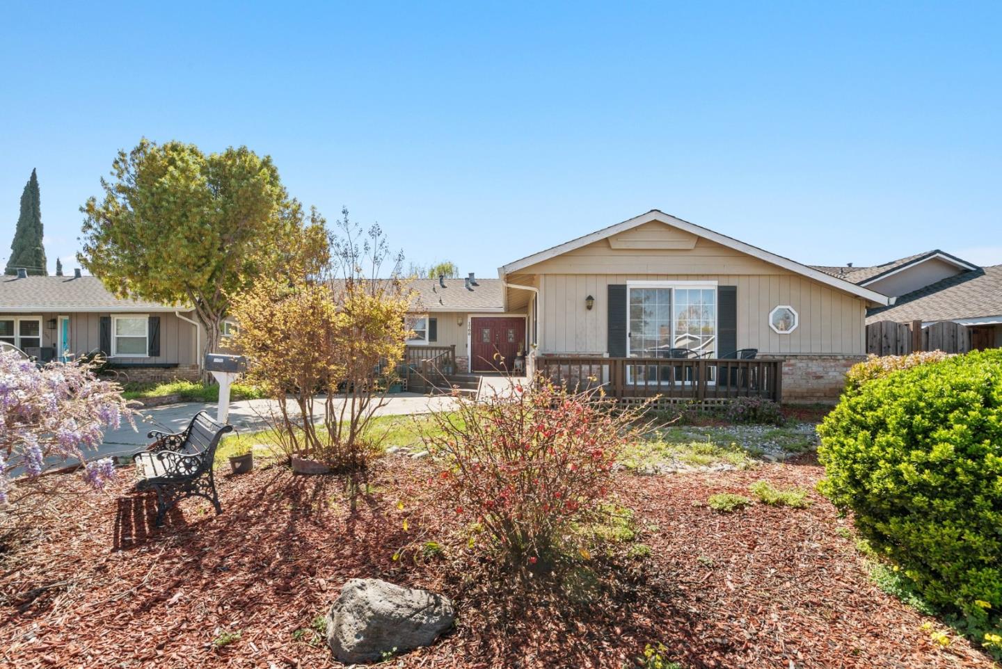 1708 Hallmark Lane