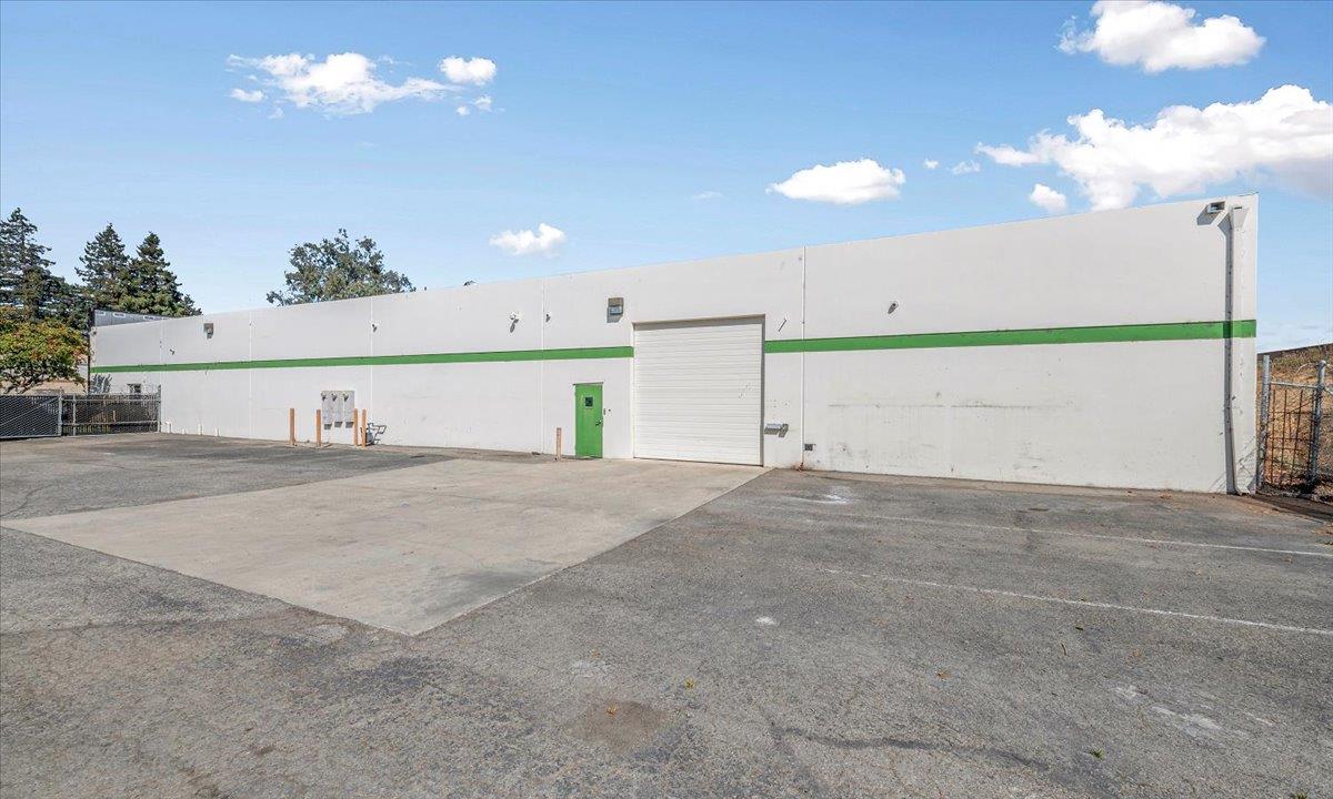 1290 Reamwood Avenue