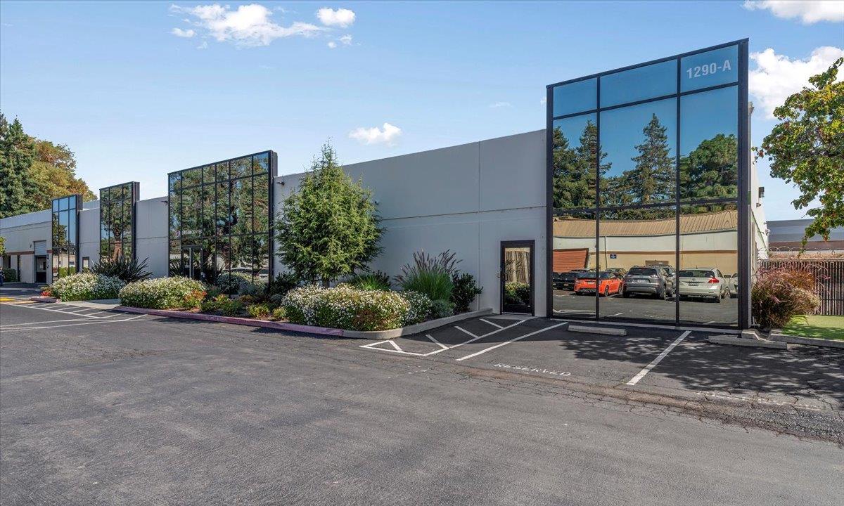 1290 Reamwood Avenue