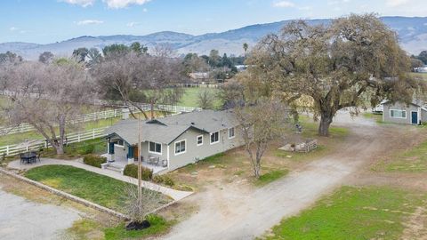 Tiny photo for 2015 Trumar Lane, Gilroy, CA 95020 (MLS # ML82036728)