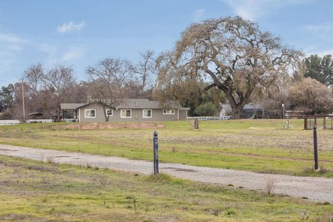 Tiny photo for 2015 Trumar Lane, Gilroy, CA 95020 (MLS # ML82036728)