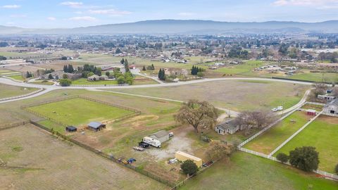Tiny photo for 2015 Trumar Lane, Gilroy, CA 95020 (MLS # ML82036728)