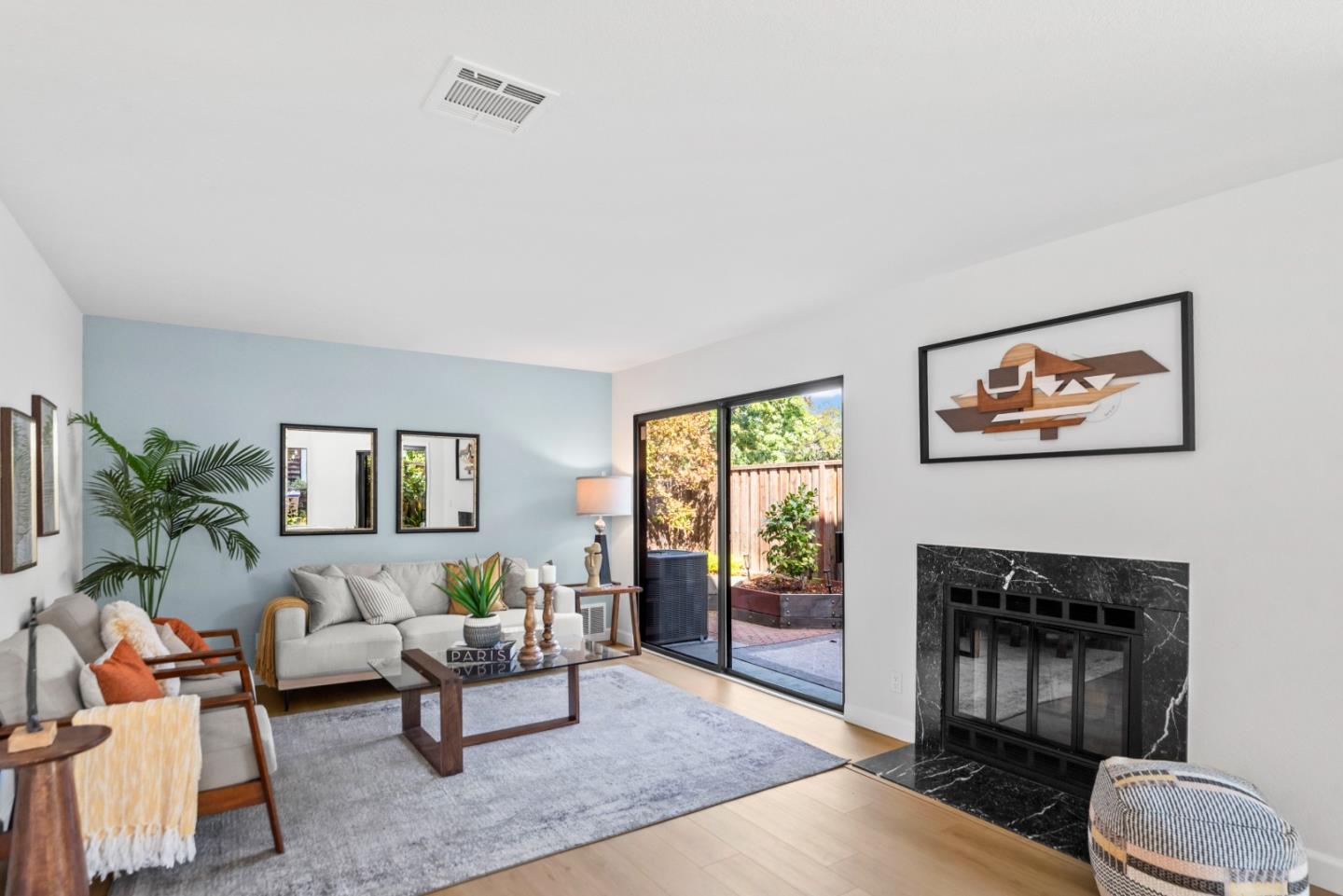 1689 Meadowlark Lane