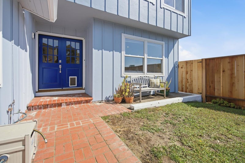 2200 Delvin Way