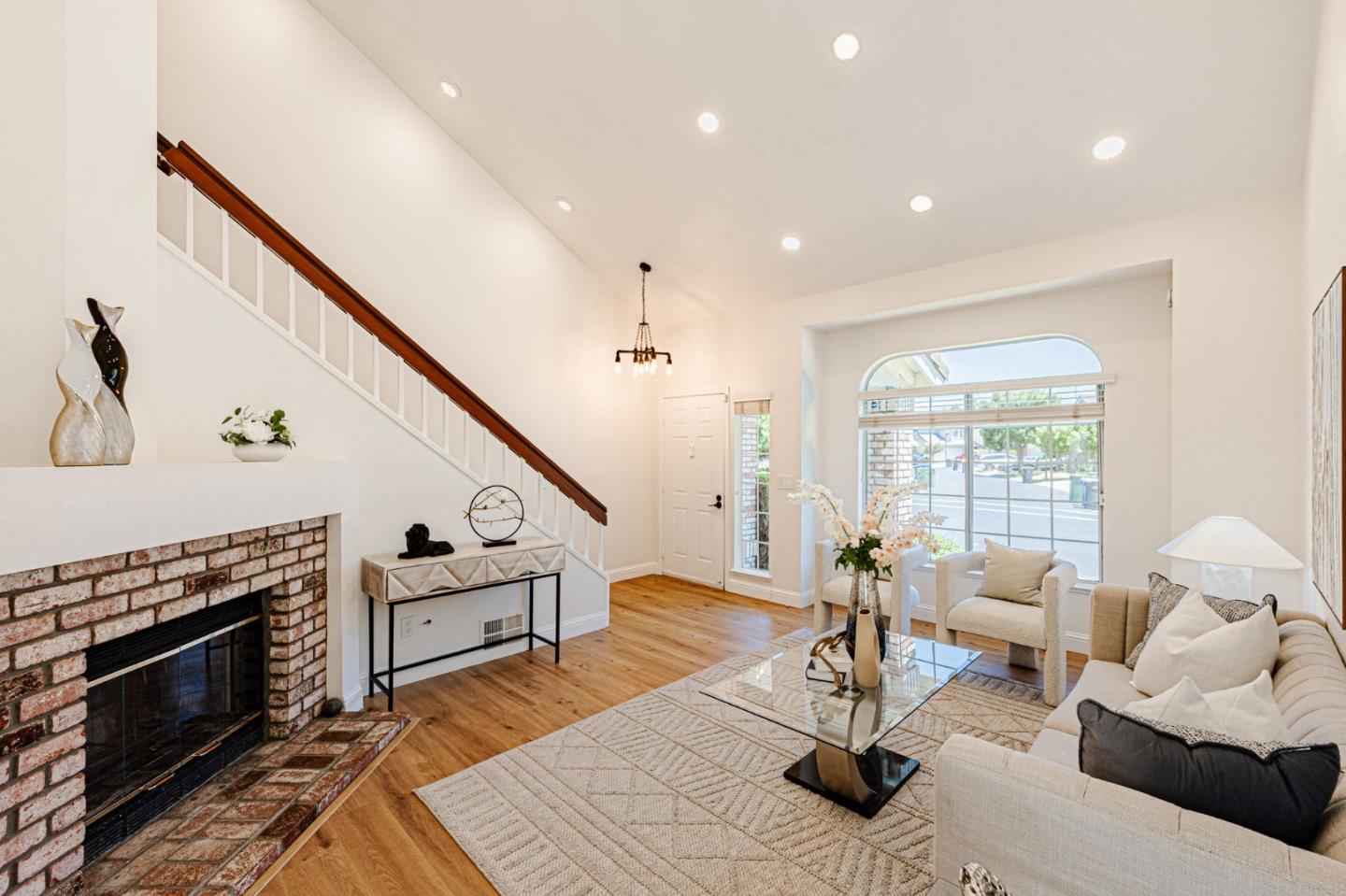 1101 Clifford Lane