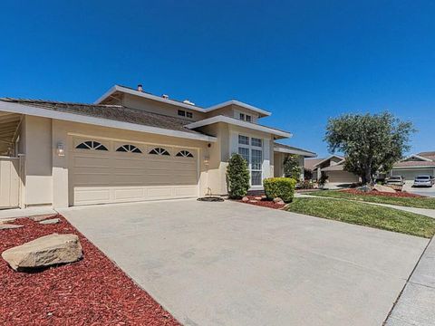 Photo of 1520 Cambridge Court, SALINAS, CA 93906 (MLS # ML82048419)