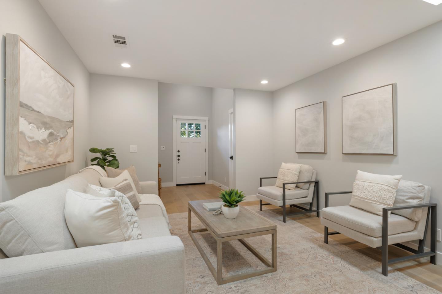 727 North Clover Avenue