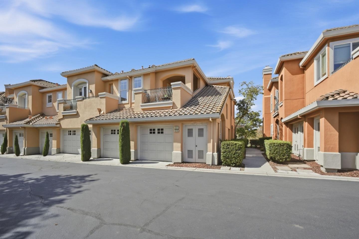 2317 Silver Breeze Court