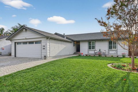 Photo of 702 Choctaw Drive, SAN JOSE, CA 95123 (MLS # ML82028871)