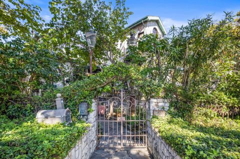 Photo of 1300 Paloma Avenue, BURLINGAME, CA 94010 (MLS # ML82024194)