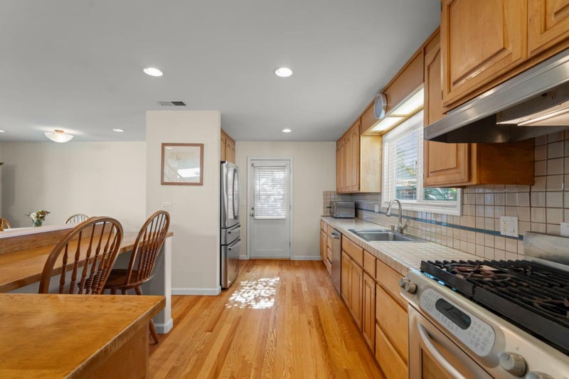 5540 Dartmouth Drive