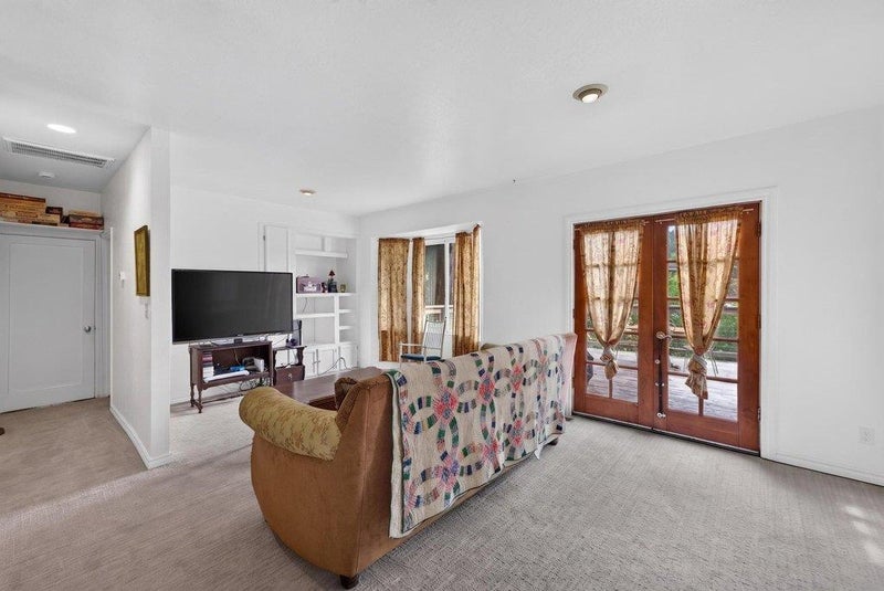 885 Larkin Valley Road