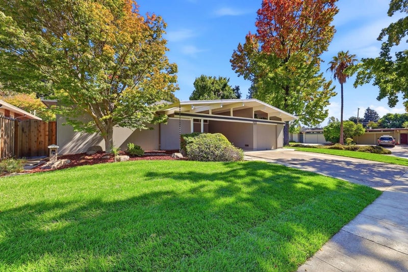 1729 Comstock Way