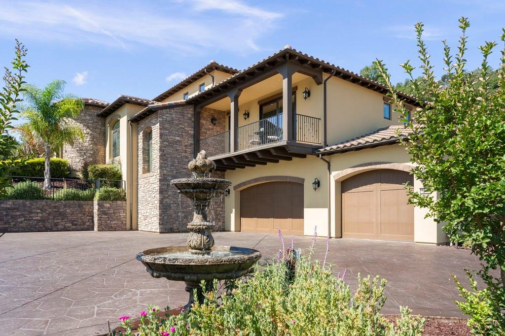 9175 Tea Tree Way