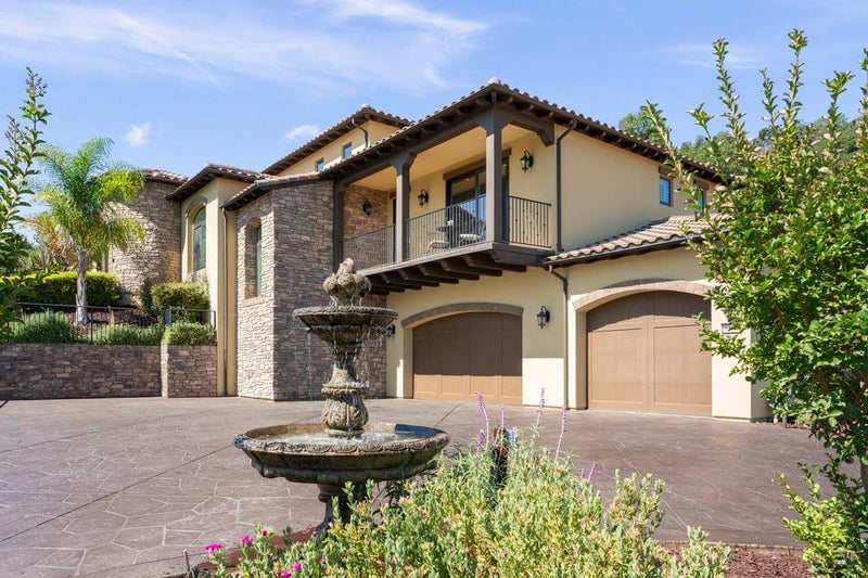 9175 Tea Tree Way