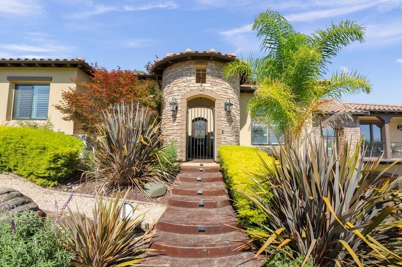 9175 Tea Tree Way