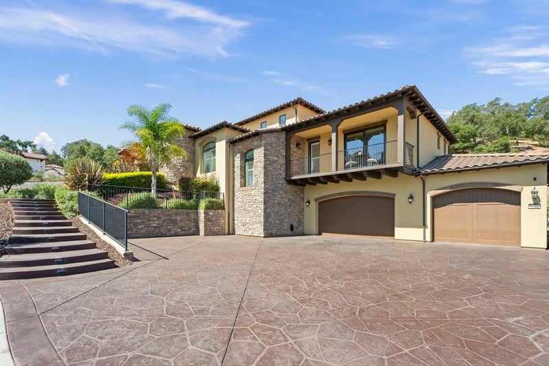 9175 Tea Tree Way