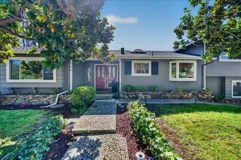 Photo of 104 Old Orchard Dr DR, LOS GATOS, CA 95032 (MLS # ML82061809)