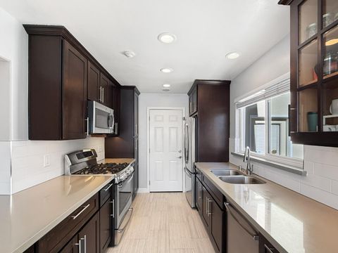 Tiny photo for 225 Lauella Court, MOUNTAIN VIEW, CA 94041 (MLS # ML82026494)