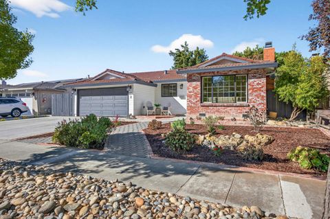 Photo of 625 Kiowa Circle, SAN JOSE, CA 95123 (MLS # ML82023219)
