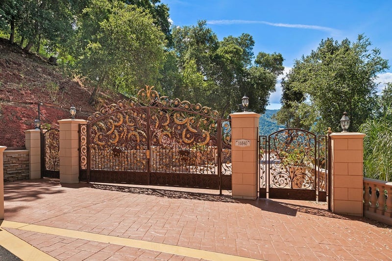 16840 Cypress Way
