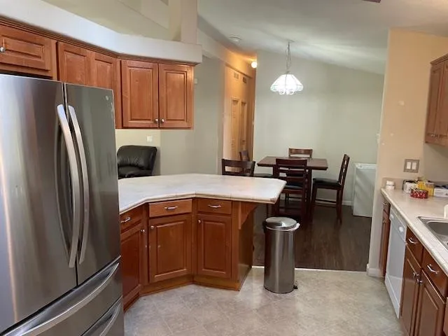 Salinas, California 93907, United States, 3 Bedrooms Bedrooms, ,2 BathroomsBathrooms,Residential,Contingent,80335