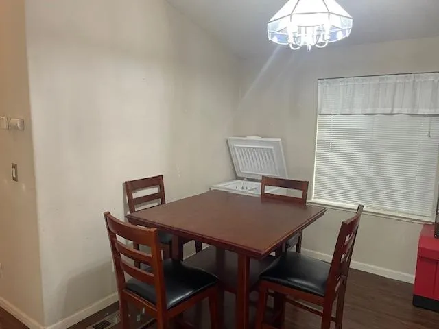 Salinas, California 93907, United States, 3 Bedrooms Bedrooms, ,2 BathroomsBathrooms,Residential,Contingent,80335