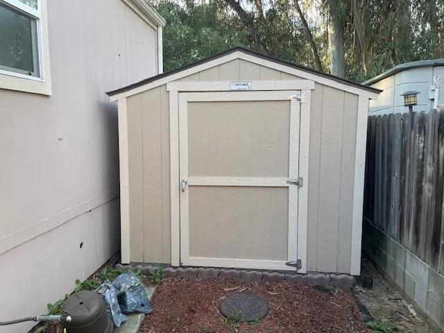 Salinas, California 93907, United States, 3 Bedrooms Bedrooms, ,2 BathroomsBathrooms,Residential,Contingent,80335