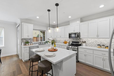 Tiny photo for 5521 Southcrest Way, San Jose, CA 95123 (MLS # ML82028699)