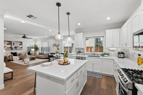 Tiny photo for 5521 Southcrest Way, San Jose, CA 95123 (MLS # ML82028699)