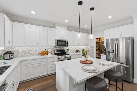 Tiny photo for 5521 Southcrest Way, San Jose, CA 95123 (MLS # ML82028699)