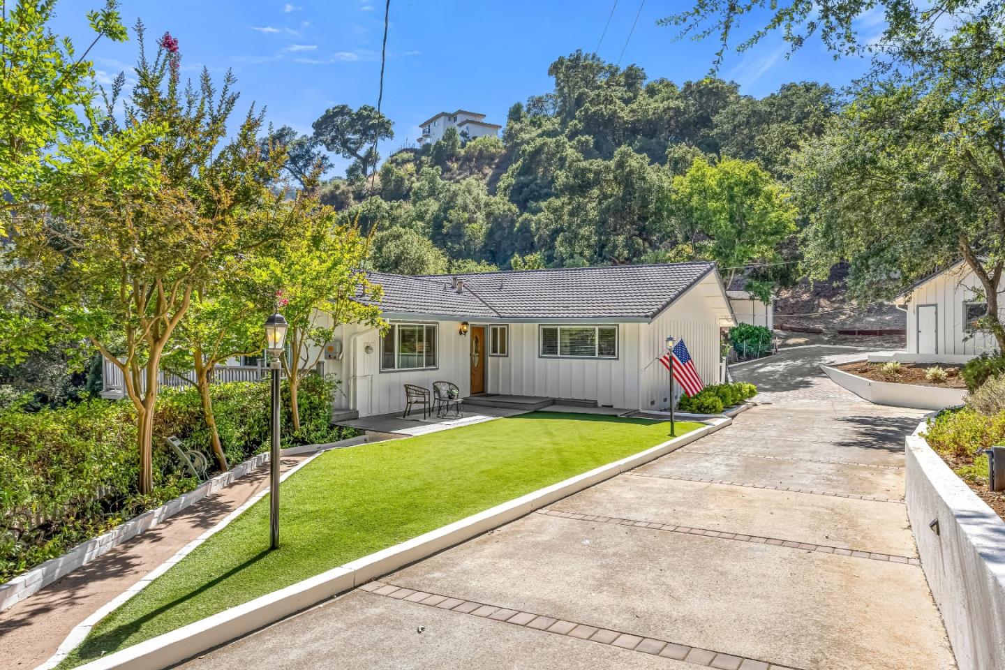 15565 Armsby Lane