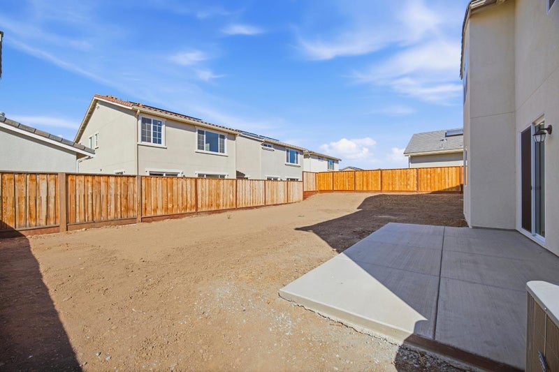 2010 Peony Street