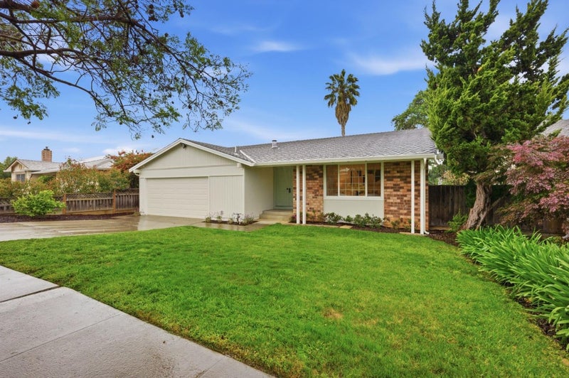 5343 Hounds Estate
