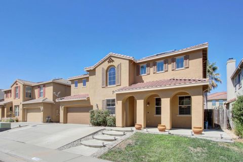 Photo of 9987 Spring View Way, ELK GROVE, CA 95757 (MLS # ML82023793)