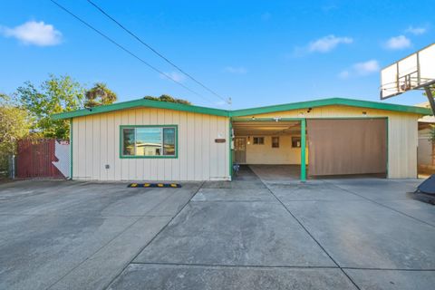 Photo of 40161 Kelly Street, FREMONT, CA 94538 (MLS # ML82039429)