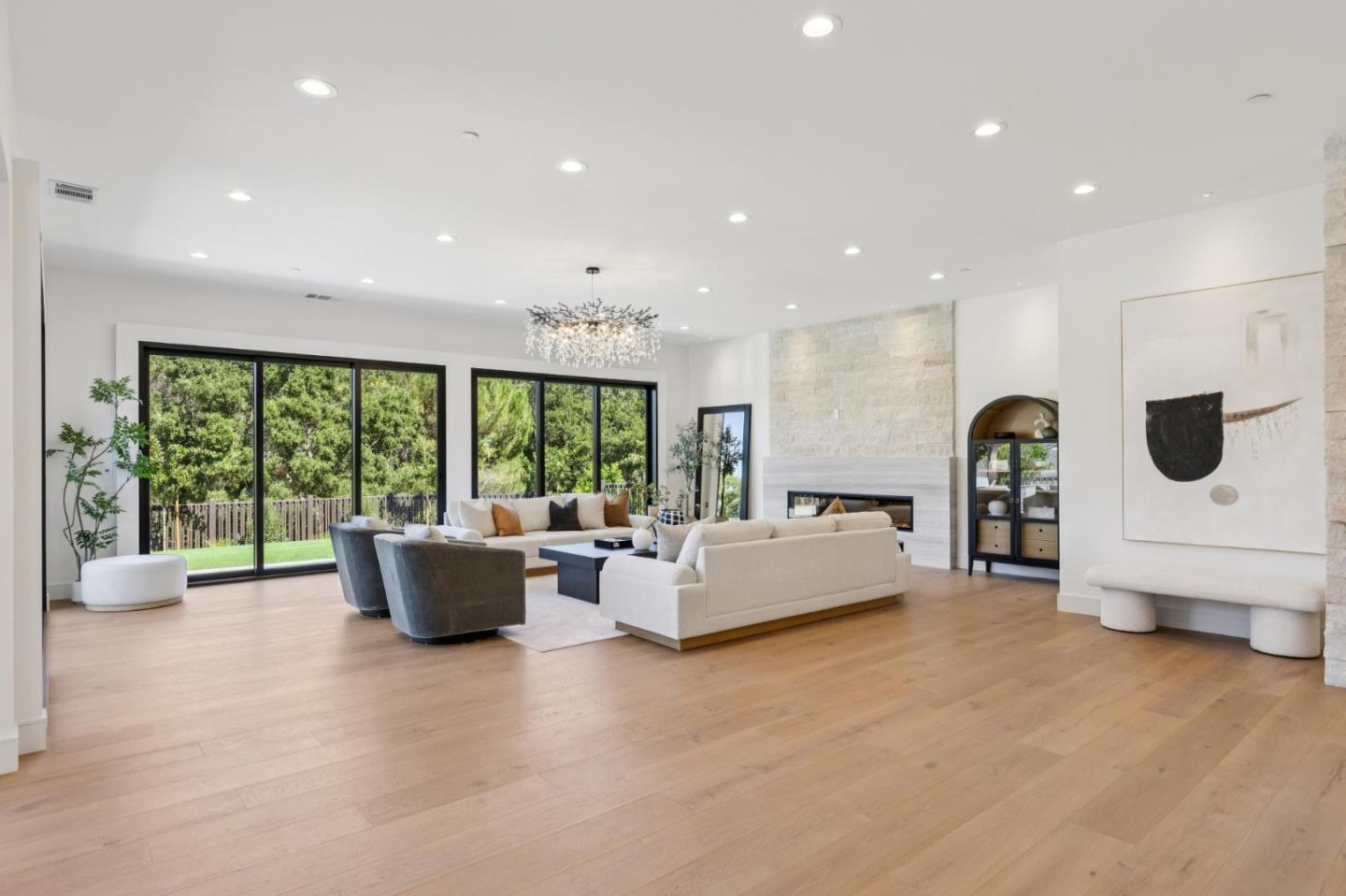 16070 Matilija Drive
