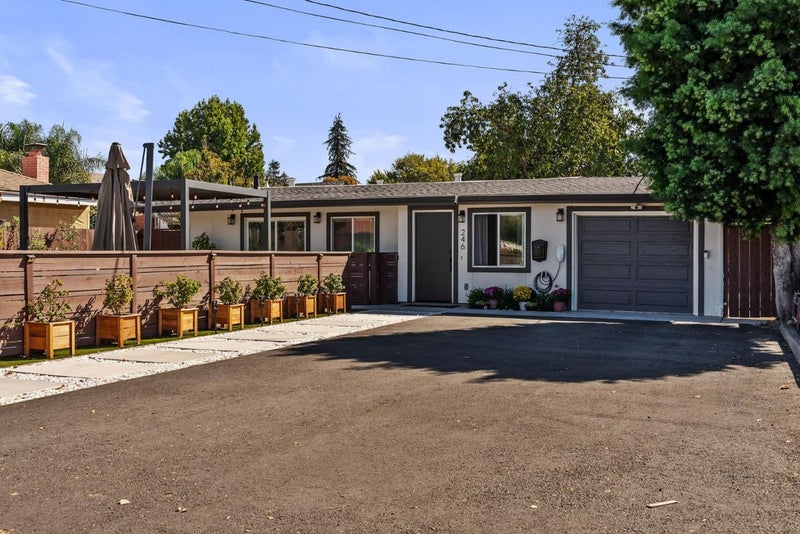 246 Mowry Avenue