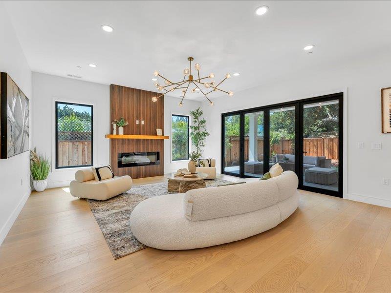 883 Rorke Way