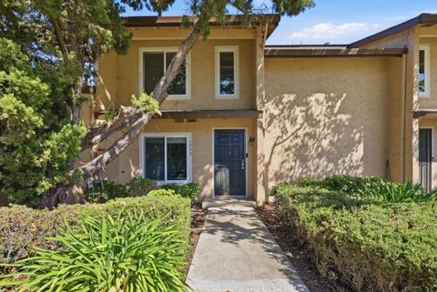 Photo of 1992 Uphall Court, SAN JOSE, CA 95121 (MLS # ML82040824)