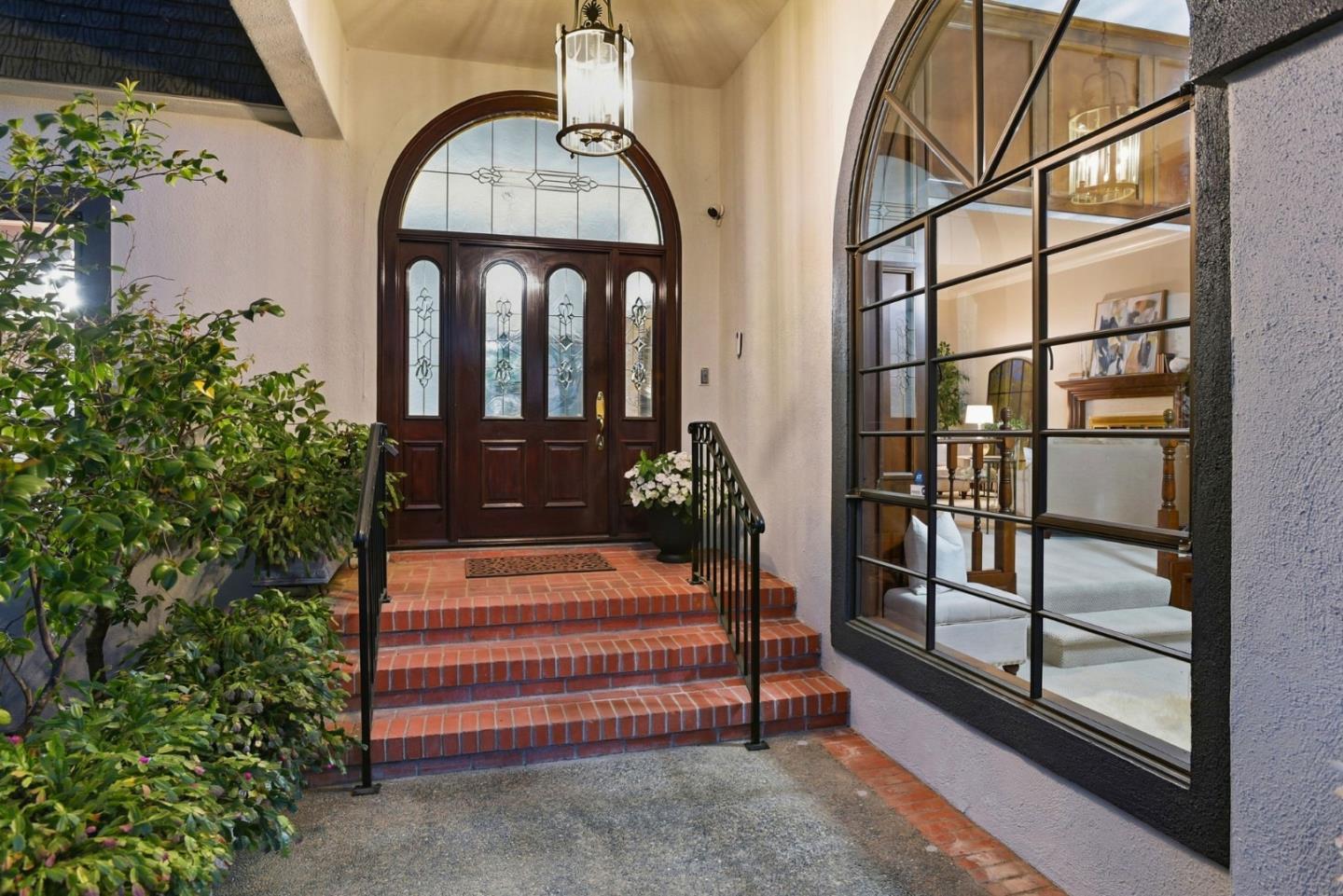 555 Chateau Drive