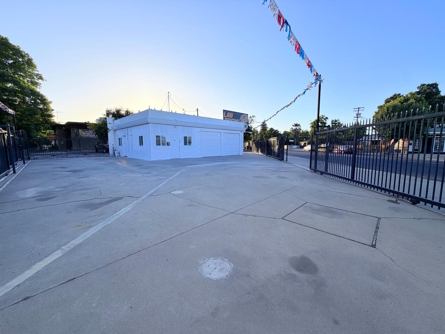 Photo 1 of 8 — 1411 Yosemite Boulevard 1, MODESTO, CA 95354