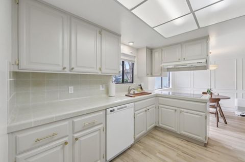 Tiny photo for 19524 Redwood Glen, CASTRO VALLEY, CA 94546 (MLS # ML82043878)