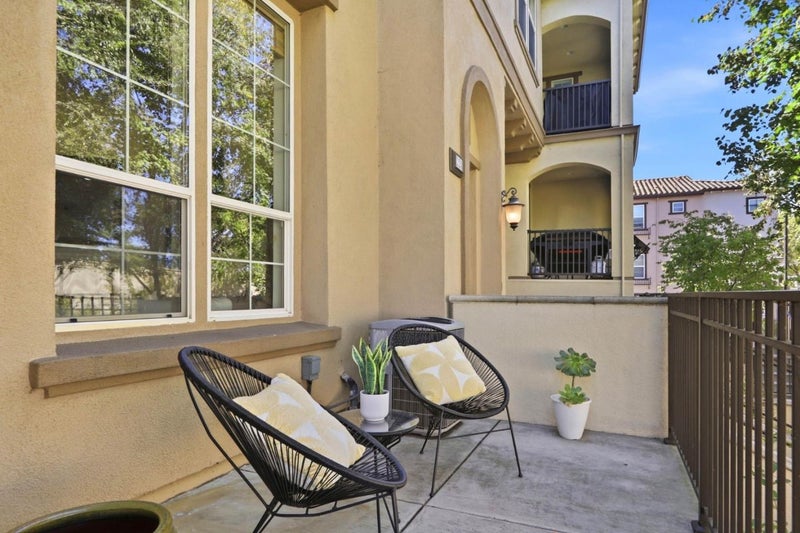 2218 Santoro Lane