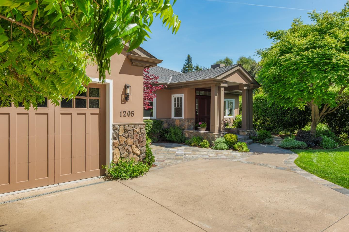 1205 Woodland Avenue