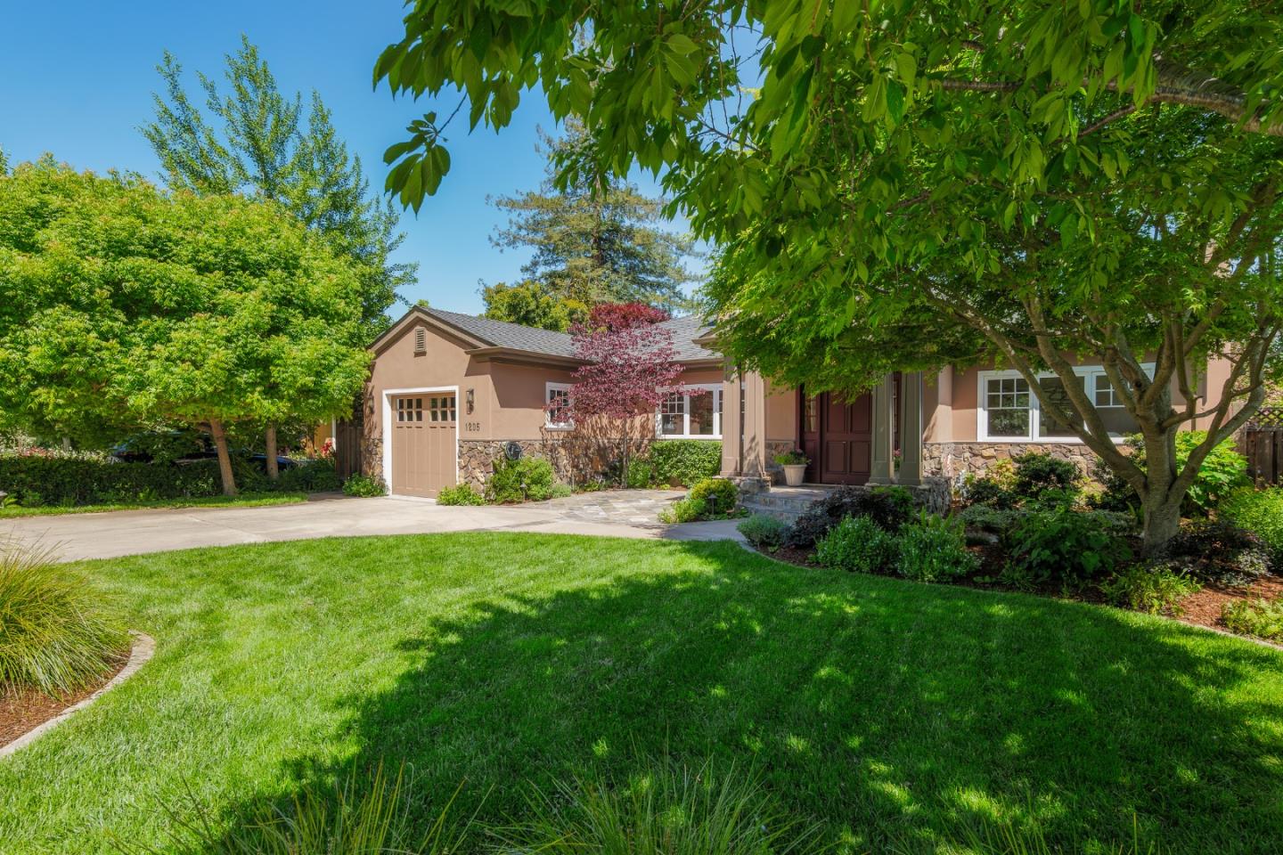 1205 Woodland Avenue