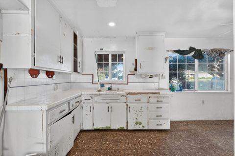 Tiny photo for 3052 Kentridge Drive, SAN JOSE, CA 95133 (MLS # ML82031206)